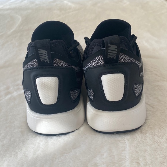 NWT NIKE Duel Racer Knit Womens Shoes - Picture 5 of 10